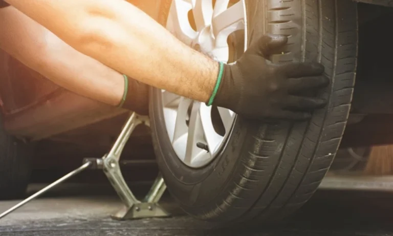 24hr Mobile Tyre Repair: What to Do During a Tyre Emergency